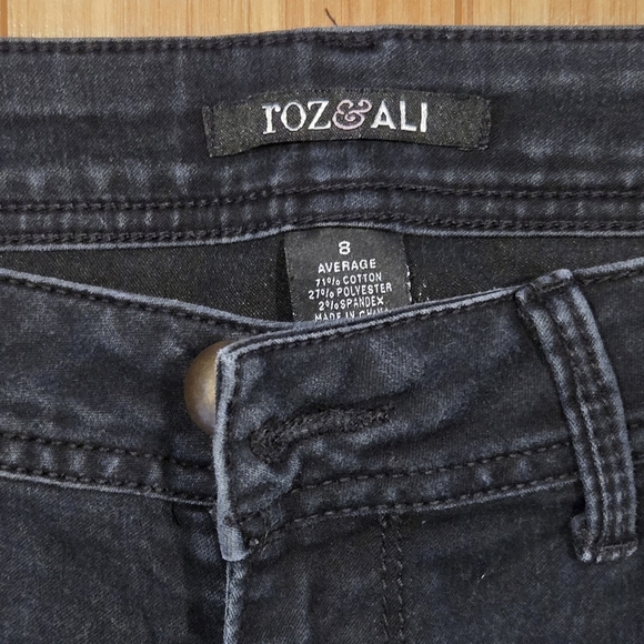 Roz & Ali Women's Black Jeans - Picture 5 of 8